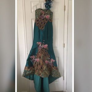 Long dress with train
